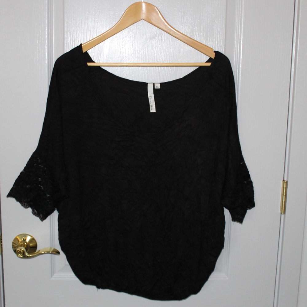 BLACK BLOUSE WITH LACE DETAIL SLEEVES